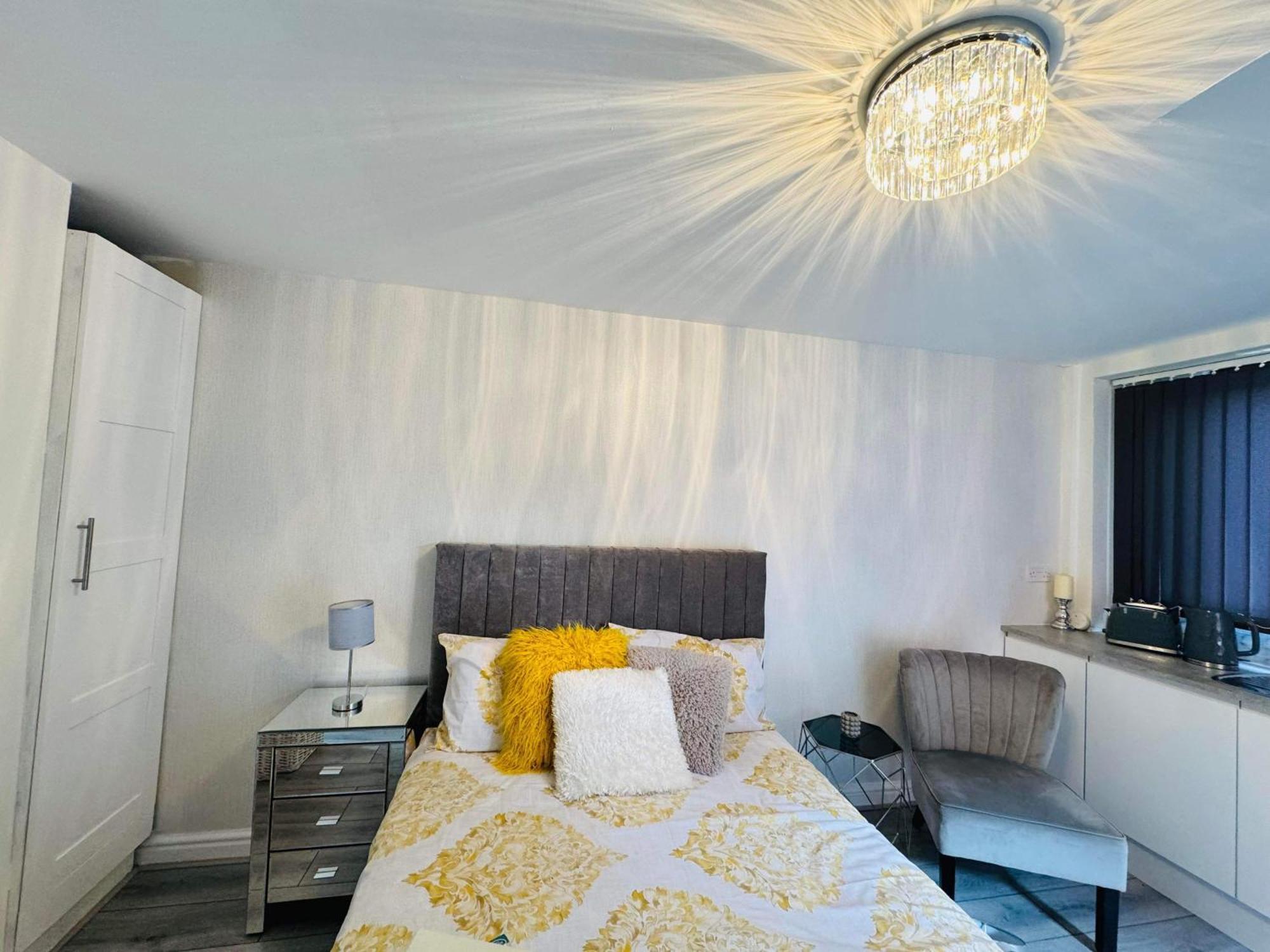 Private Guest House/Annexe Salford  Ngoại thất bức ảnh